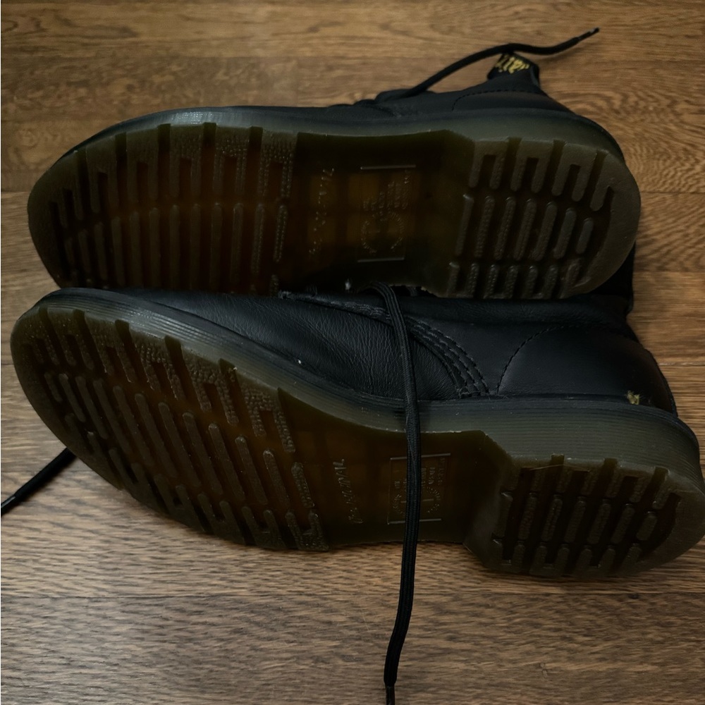 Black Dr. Marten’s boots - Picture 4 of 4